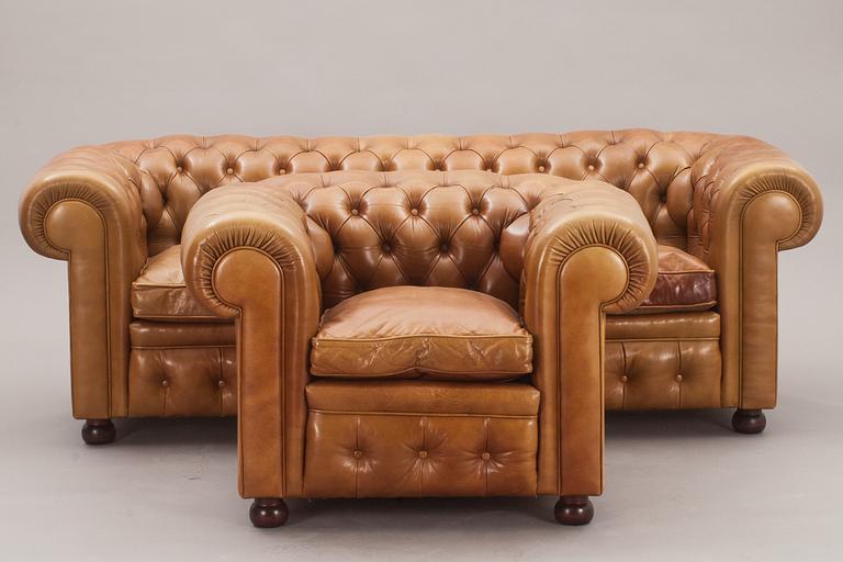 SOFFA och FÅTÖLJ, chesterfieldmodell, 1900-talets slut.