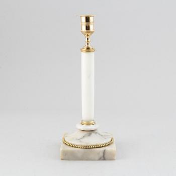 Kandelaber/ljusstake, sengustaviansk, mässing och marmor, omkring år 1800.