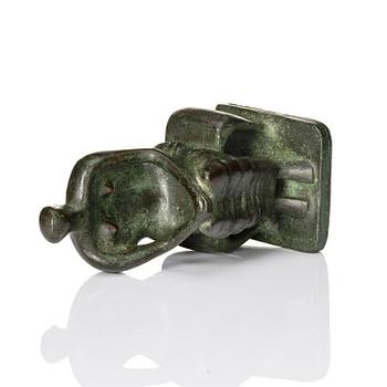 Henry Moore, "Seated figure".