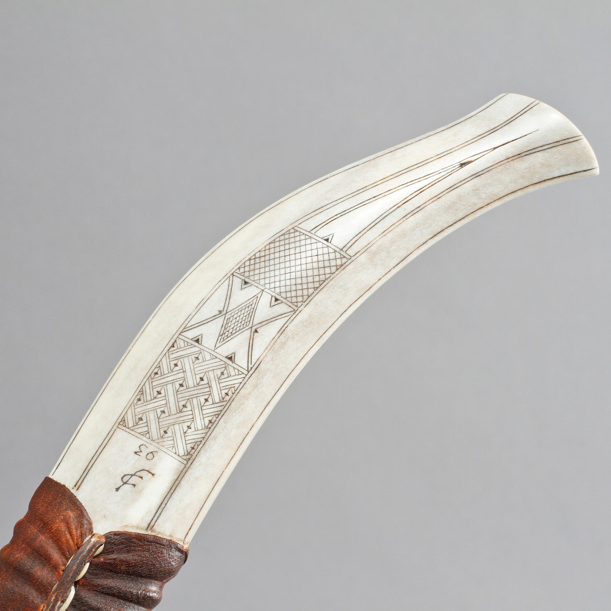 SAMEKNIVAR, 2 st, monogramsignerade, varav en troligen Karl Eriksson, 1900-tal.
