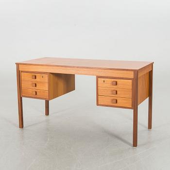 A Domino Mobler 1950/60's desk.