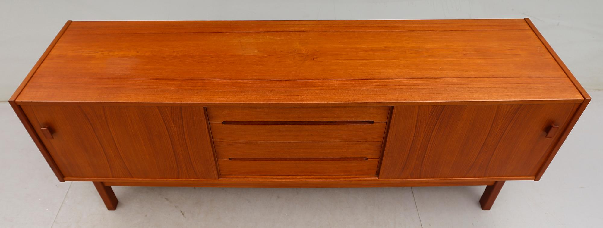 SIDEBOARD, "Arild", Nils Johnsson, Troeds, Bjärnum, 1900-talets andra hälft.
