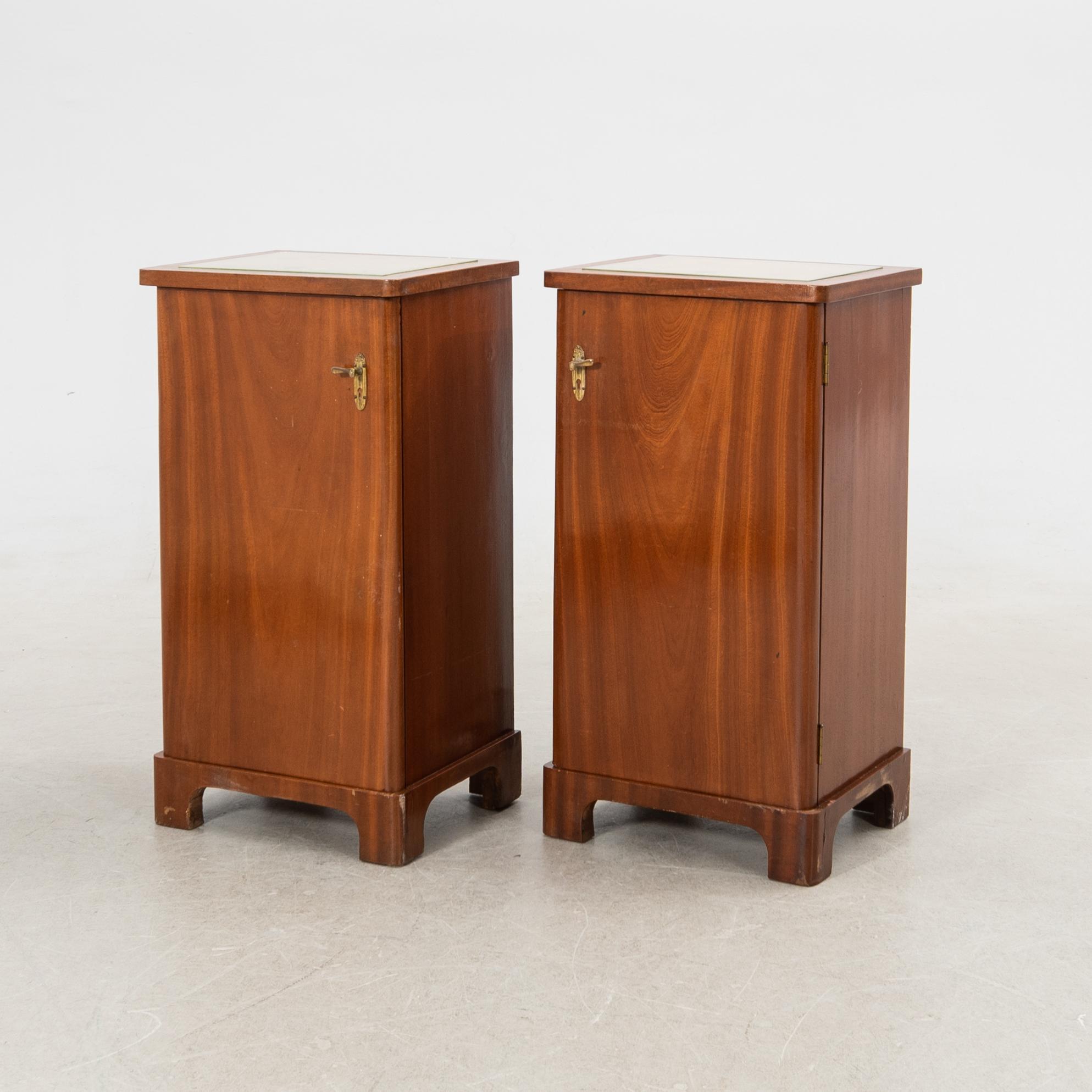 Sängbord, ett par, 1900-talets första hälft.