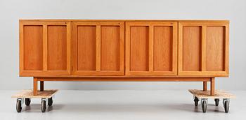 SIDEBOARD, Karl-Erik Ekselius, JOC, Vetlanda, 1900-talets andra hälft.