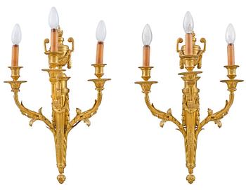 47. A PAIR OF THREE-LIGHT WALL APPLIQUES.
