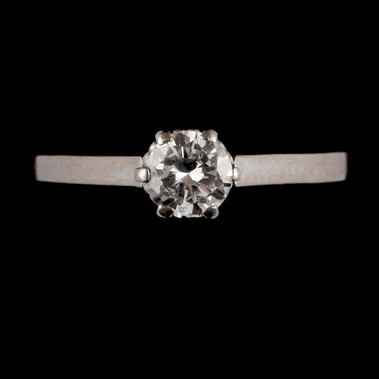 RING, 18k vitguld med briljantslipad diamant 0.47 ct,  Anderson & Magnusson Göteborg, 1972. Vikt 2 g.