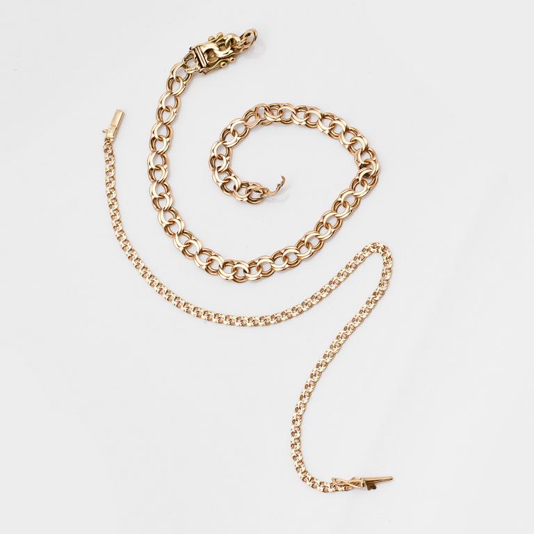 ARMBAND, 2 st, 18K guld, svenska stämplar. Total vikt ca 10 g.