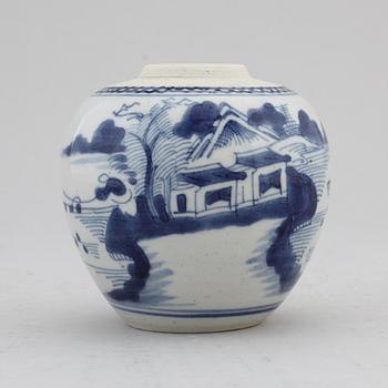 A blue and white jar, Qing dynasty, Qianlong (1736-95).