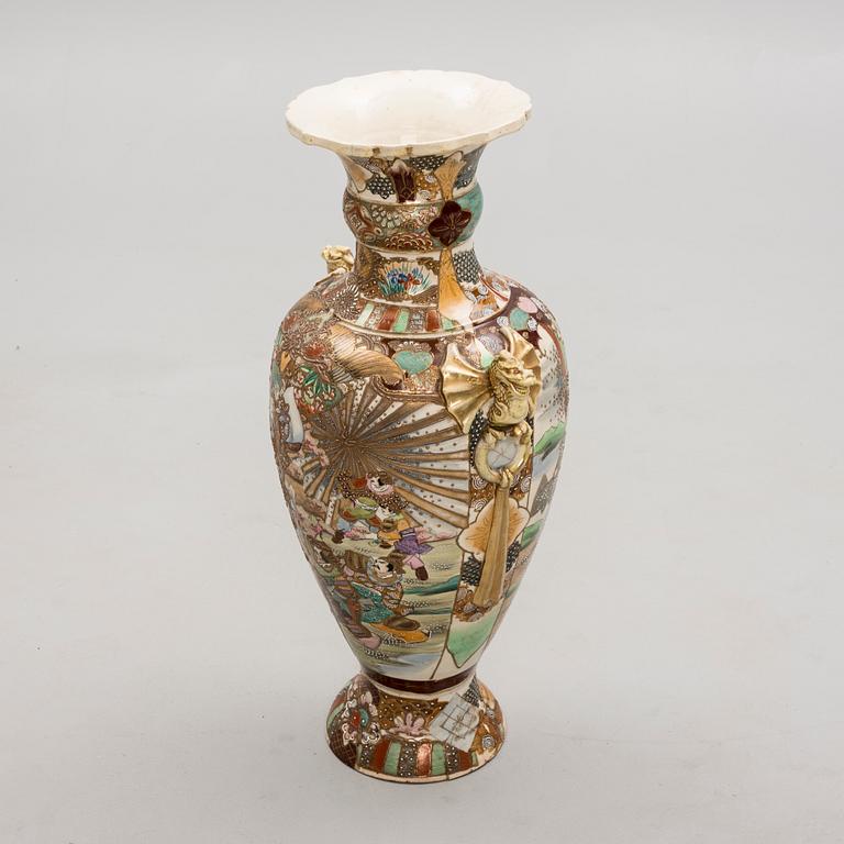 GOLVVAS, flintgods, "Satsuma" Japan, 1900-talets första hälft.