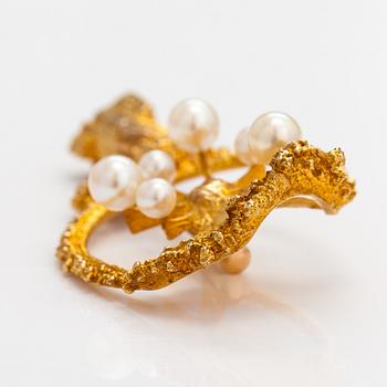 Björn Weckström, "Sea flower", a 14K gold brooch with cultured pearls. Lapponia 1972.