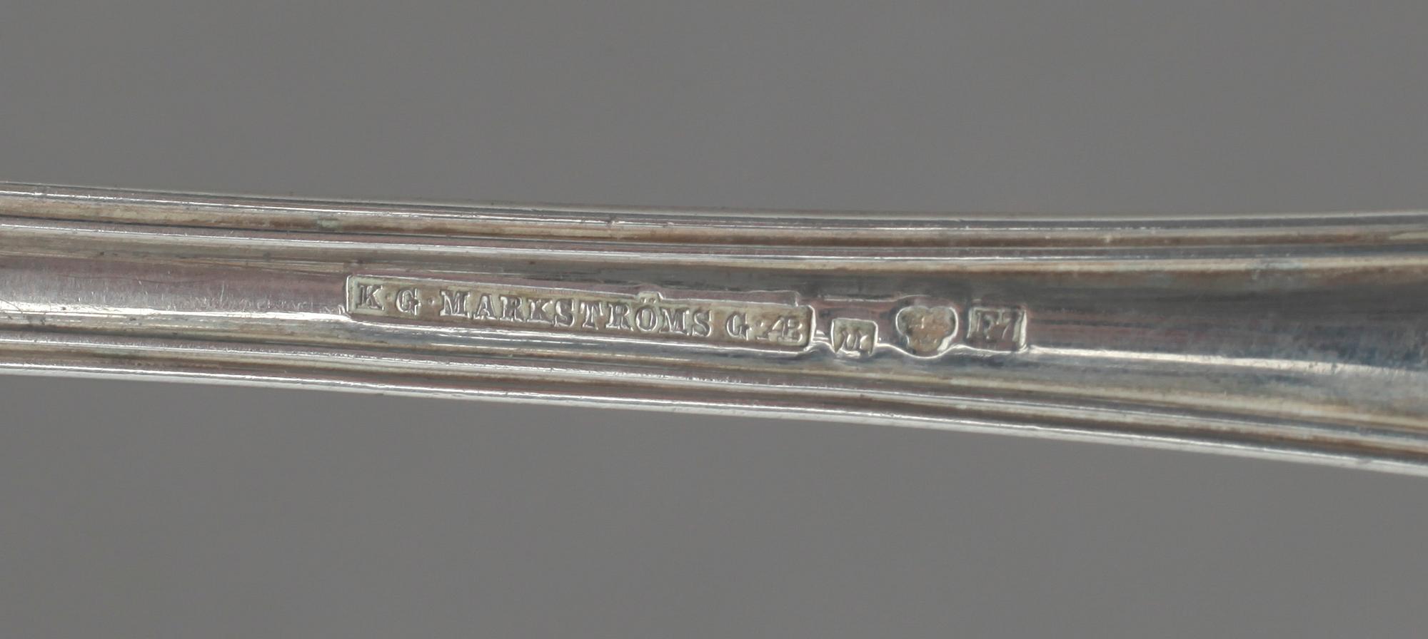 BELÖNINGSSKEDAR, 2 st, silver, J A Selling, Härnösand, 1886 samt KG Markström, Uppsala 1908. Tot vikt 126 gram.