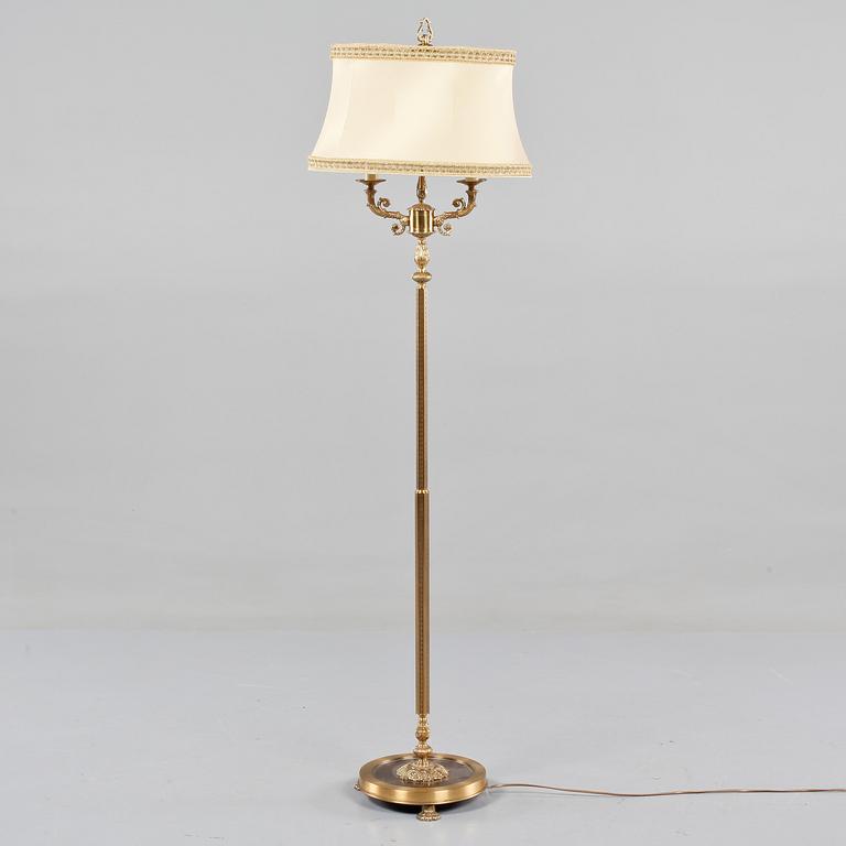 GOLVLAMPA, 1900-talets andra hälft.