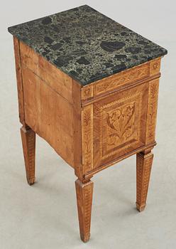 POTTSKÅP, Louis XVI, Italien omkring år 1800.