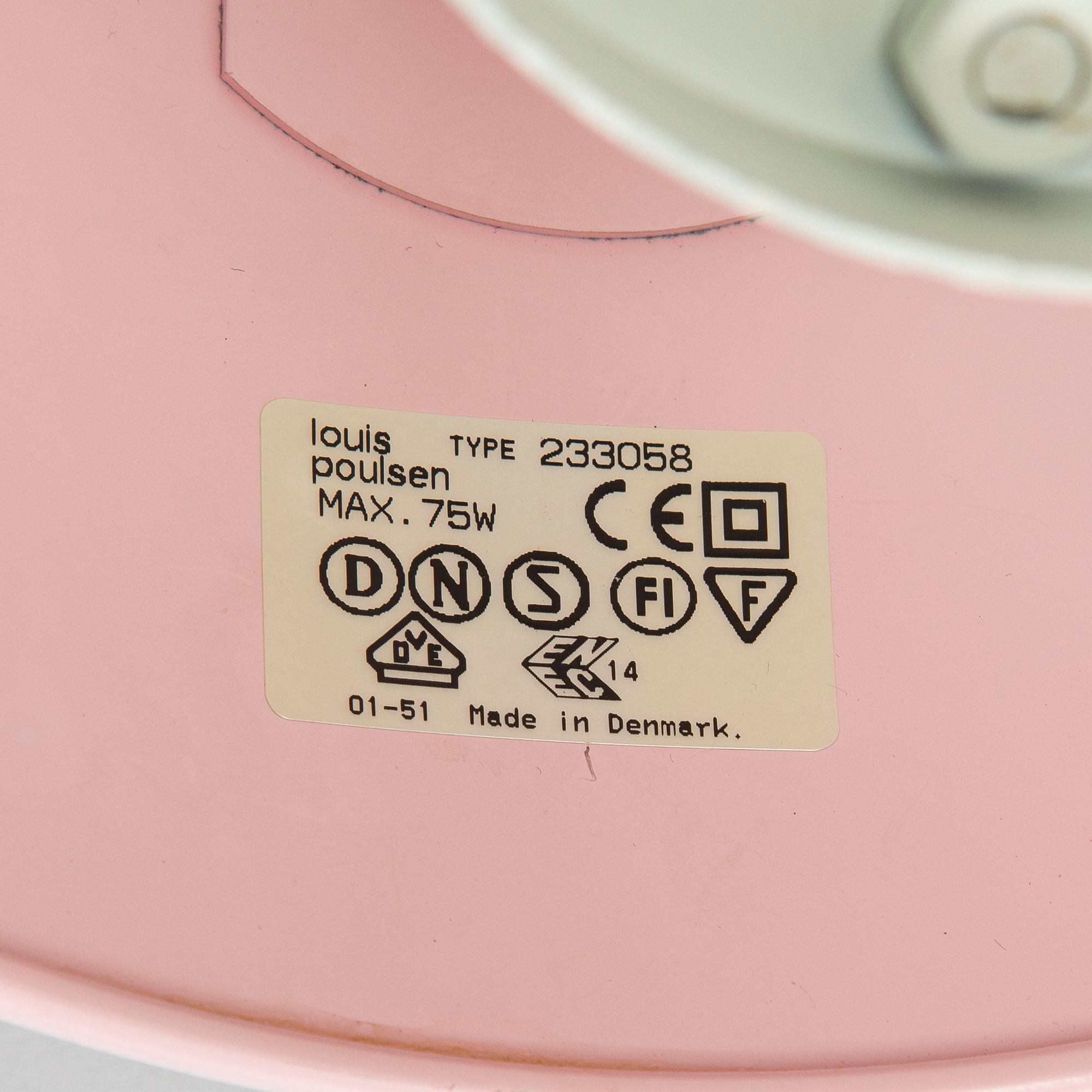 Louis Poulsen, seinävalaisinpari, malli 33058/"PH Hat", Tanska.