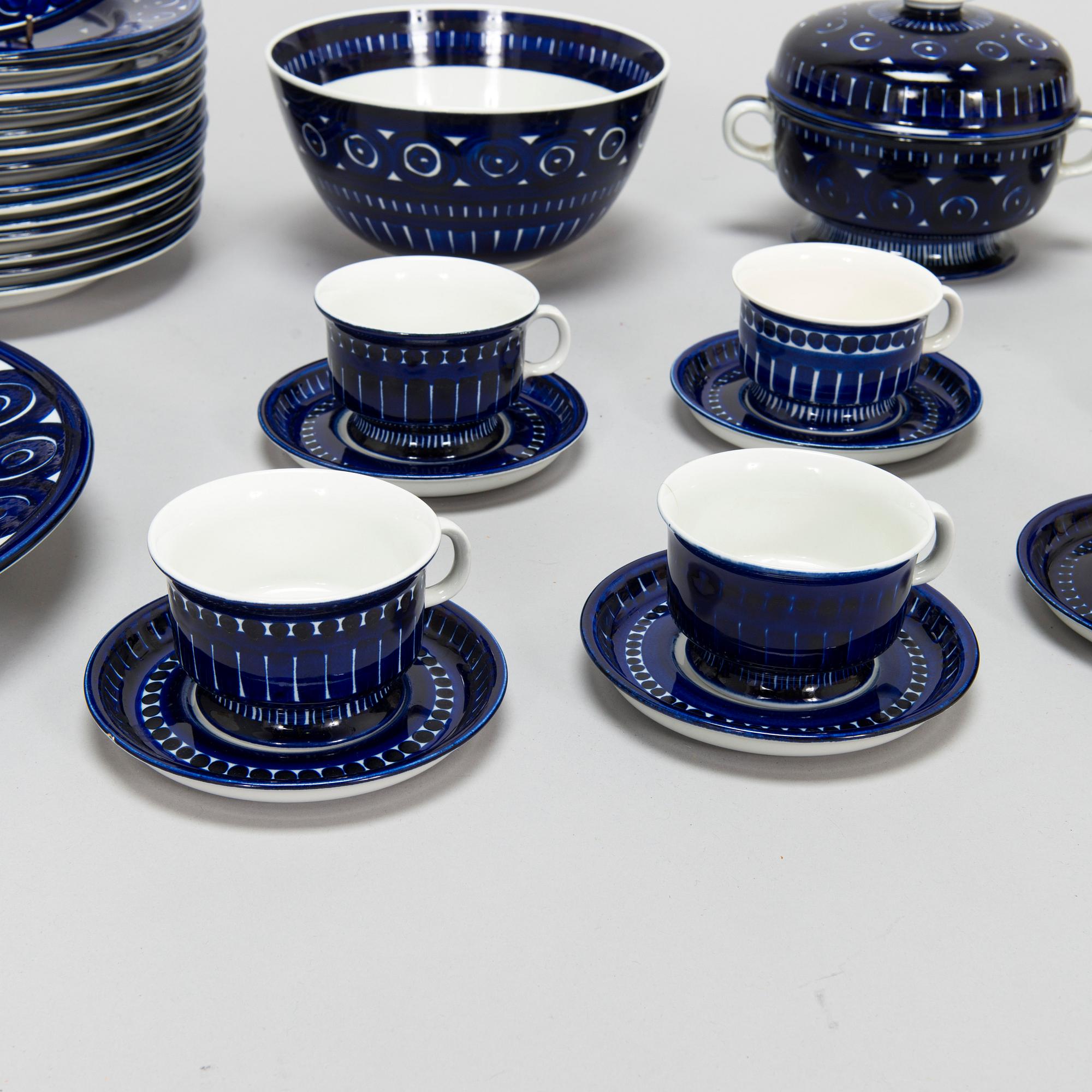Ulla Procopé, a 48-piece 'Valencia' porcelain dinnerware set for Arabia.