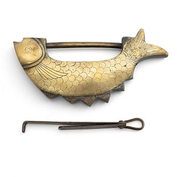 1005. A Korean 'fish' lock (Ja Mool Tong), circa 1920.