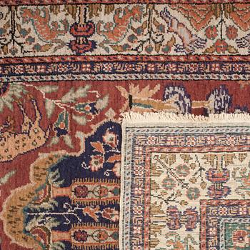 MATTA, old, Kayseri, silke, figural, ca 136 x 90 cm.