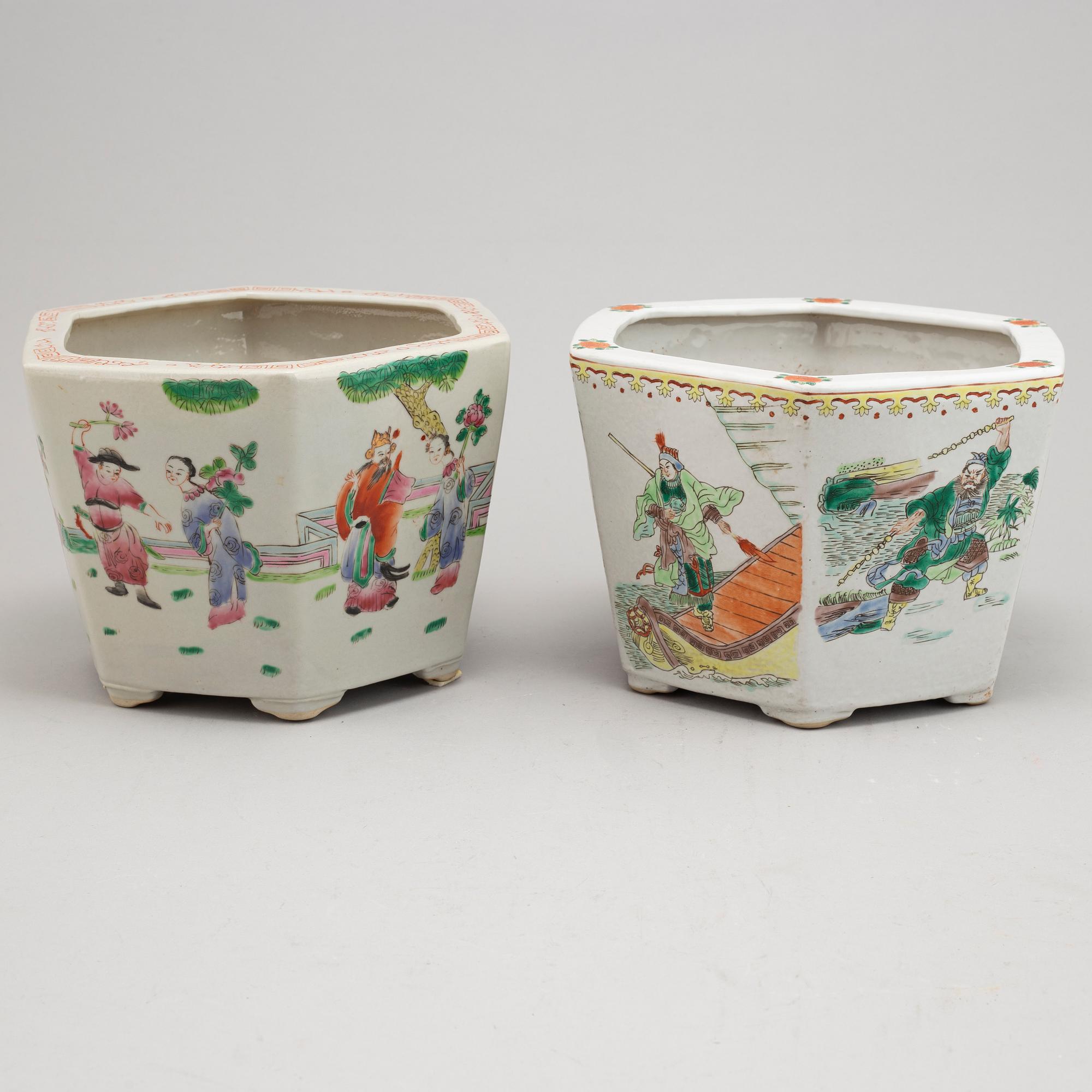 A group of four Chinese and Japanese porcelain flower pots, 20th century.