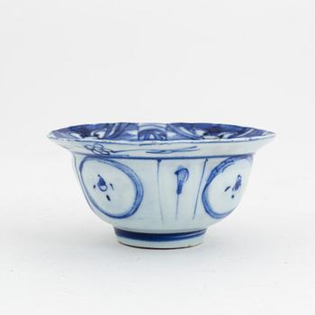 A Chinese blue and white "Kraak" bowl, Ming dynasty (1368-1644).