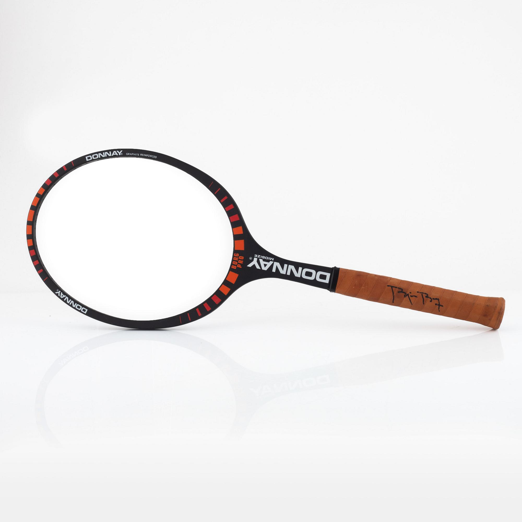 Tennisracket. Signerad Björn Borg. Speciellt framtaget midsized Borg Pro test racket, Graphite-förstärkt.
