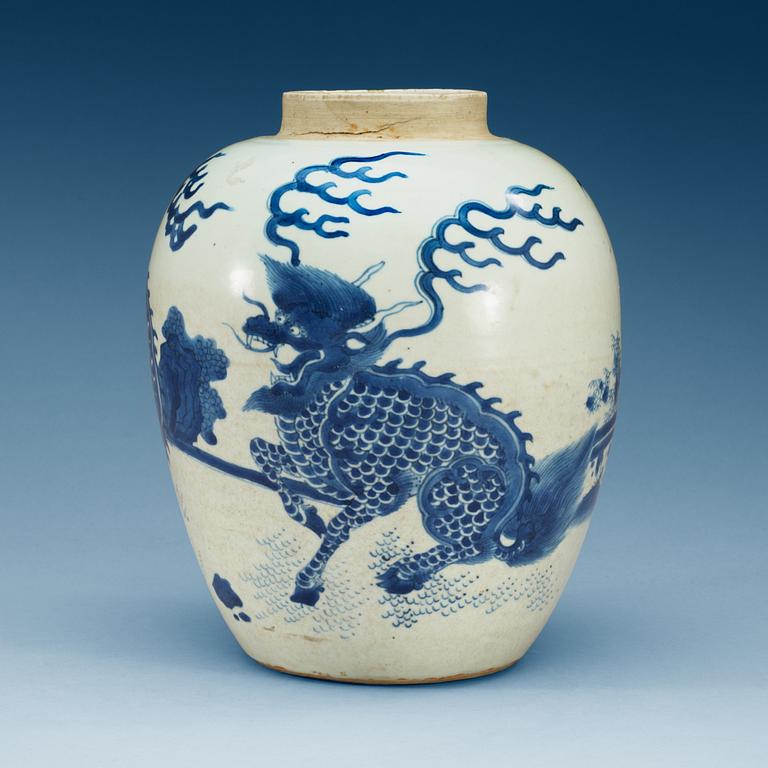 A blue and white Transitional jar, 17th Century.