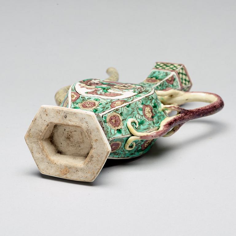 KANNA, biskviporslin. Qingdynastin, Kangxi (1662-1722).