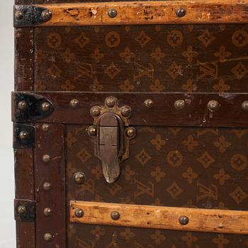 Louis Vuitton, WARDROBE TRUNK, Louis Vuitton, early 19th century.