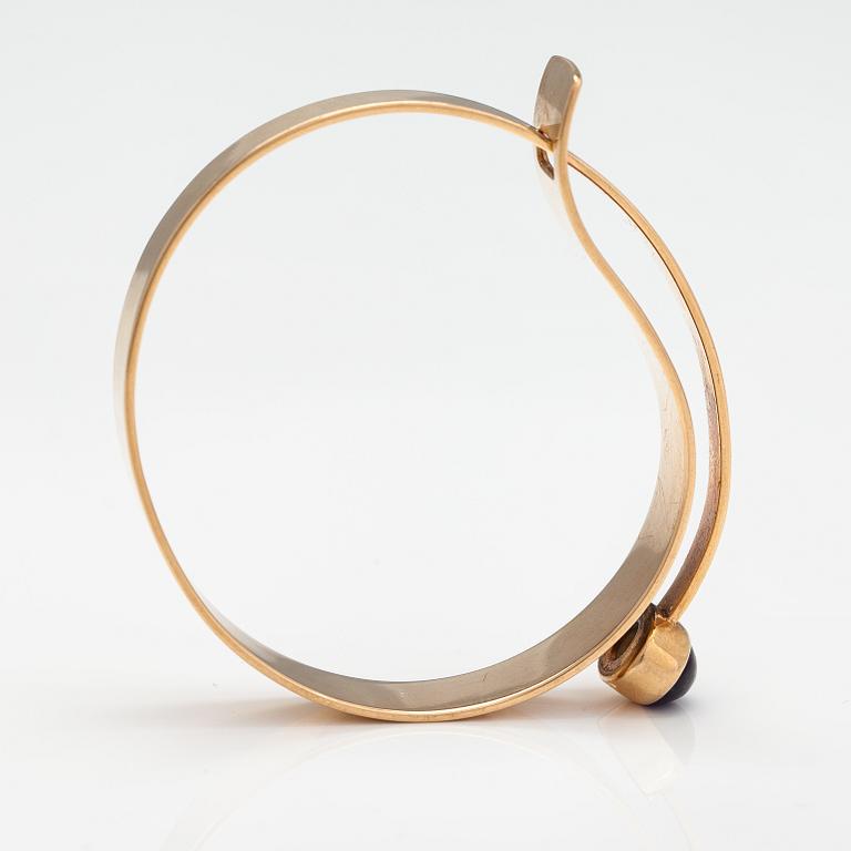 Elis Kauppi, A 14K gold and amethyst bracelet. Kupittaan kulta, Turku 1960.