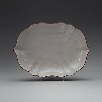 An yixing tazza with ge glaze, late Qing dynasty (1644-1912).