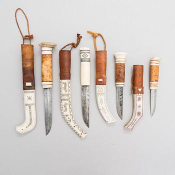 4 puukkoa, signeerattuja, saamenkäsityö / duodji, 1900-luku.