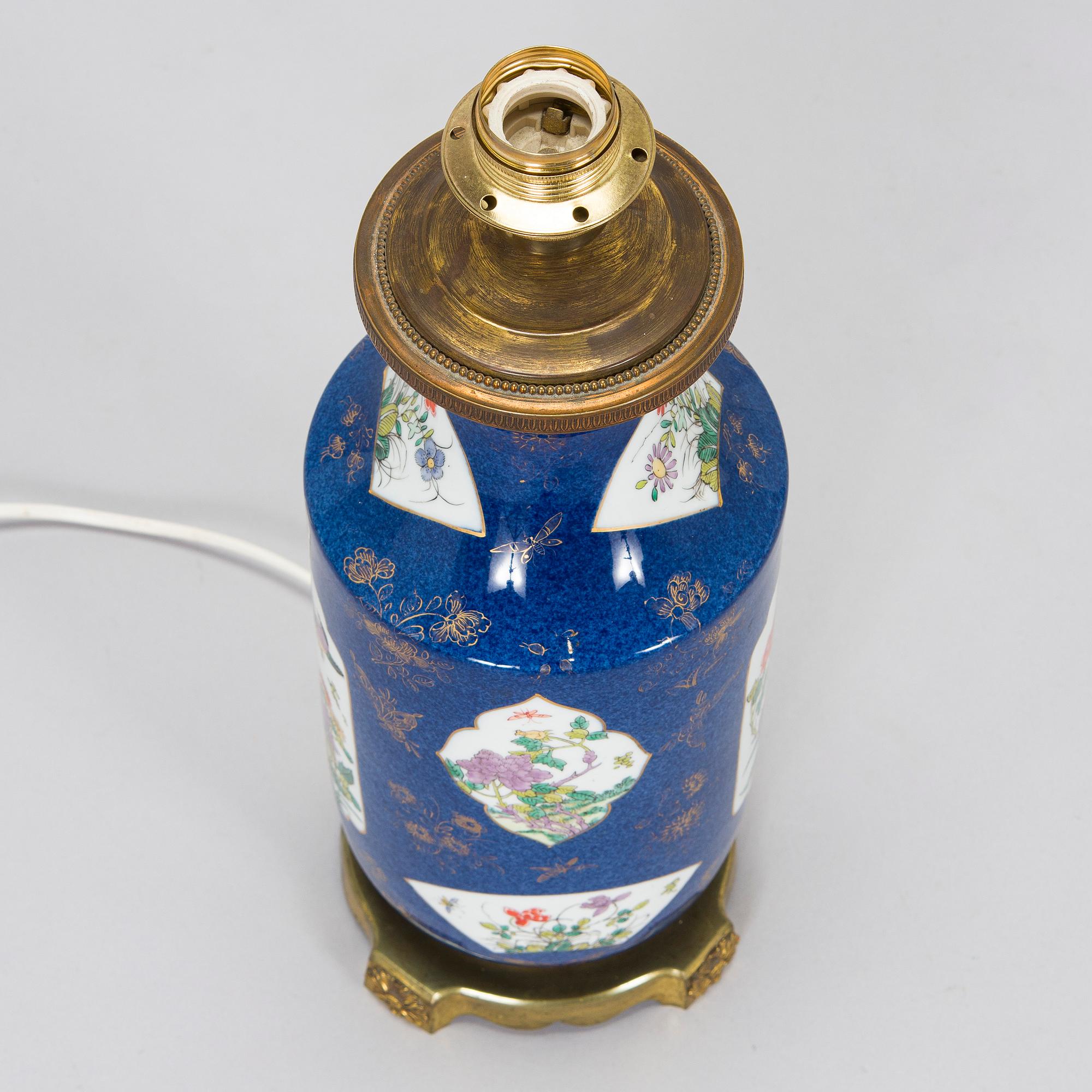 Vas, porslin. Troligen Samson, Frankrike, omkring 1900.