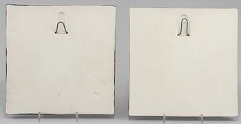 VÄGGRELIEFER, 2 st, stengods, Lisa Larson, 1900-talets andra hälft.