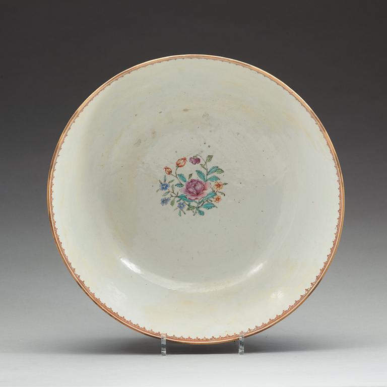 BÅLSKÅL, kompaniporslin. Qingdynastin, Qianlong (1736-95).
