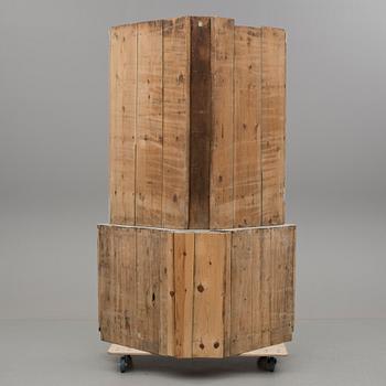 HÖRNSKÅP, 1800-talets mitt.