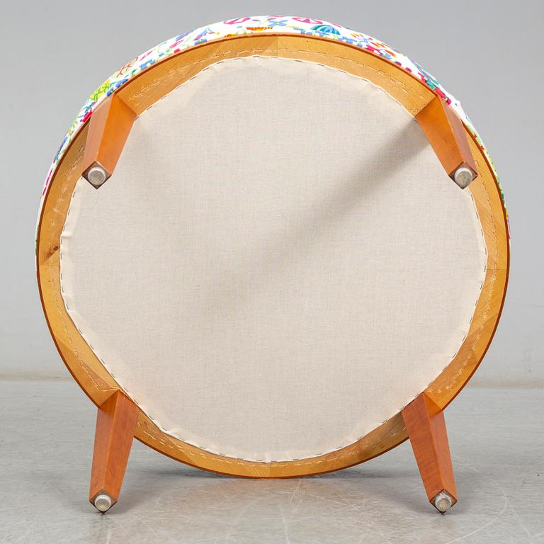 JOSEF FRANK, fotpall, modell 647, Firma Svenskt Tenn.