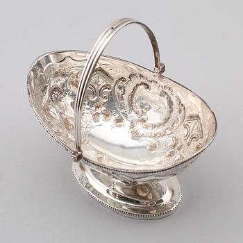 BONBONJÄR, sk sweetmeat bowl, silver, Abraham Peterson, London 1800. Vikt ca 285 gram.