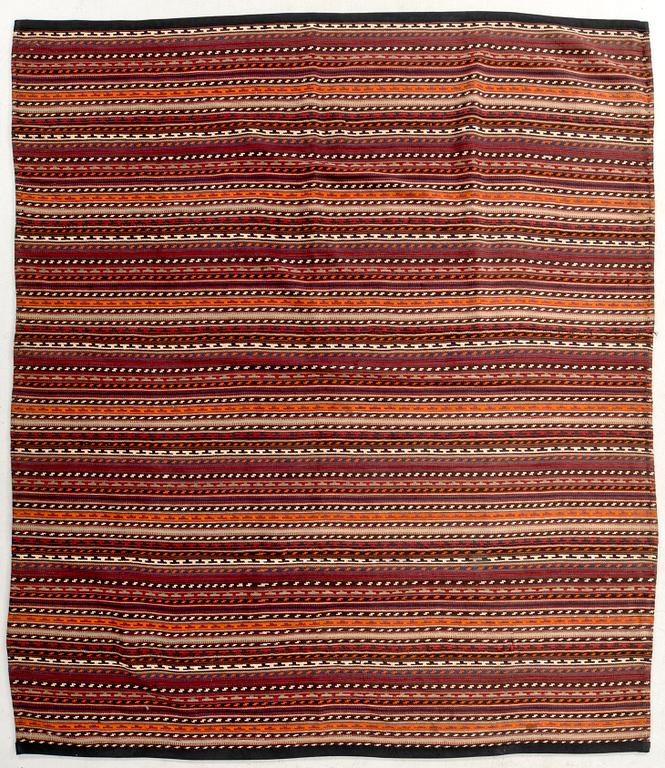 Rug Senneh Djajim old, approx. 190x176 cm.