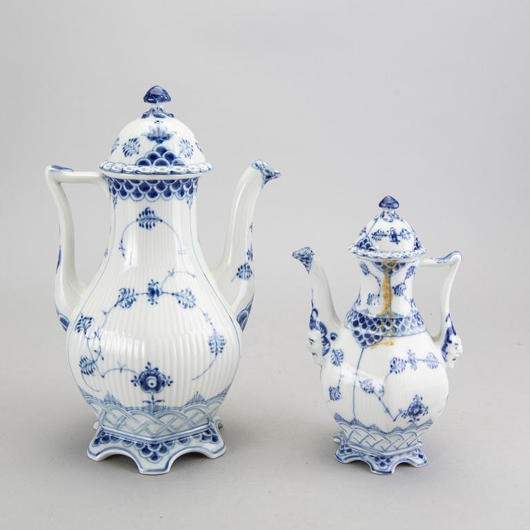 Servis 27 dlr Musselmalet helblonde Royal Copenhagen Danmark porslin 1900-talets andra hälft.