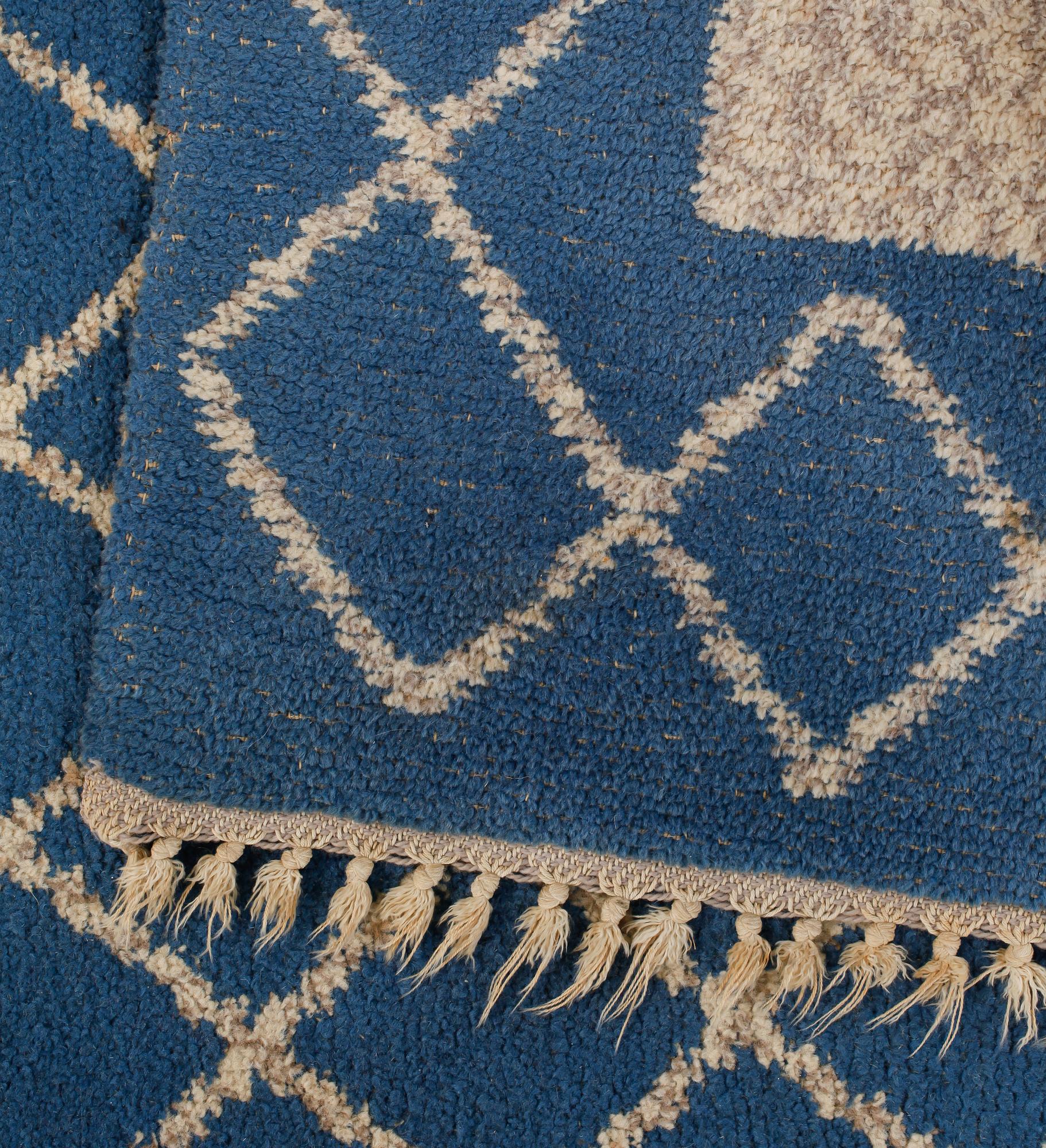 MATTA, dubbelväv, omkring 1900-talets mitt, 238 x 160 cm.