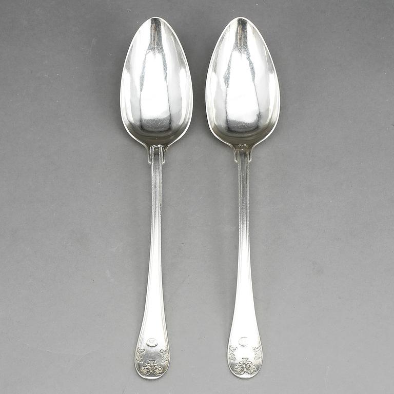RAGUSKEDAR, ett par, silver, Gustaf Theodor Folcker, Stockholm 1840. Ca 230 gram.