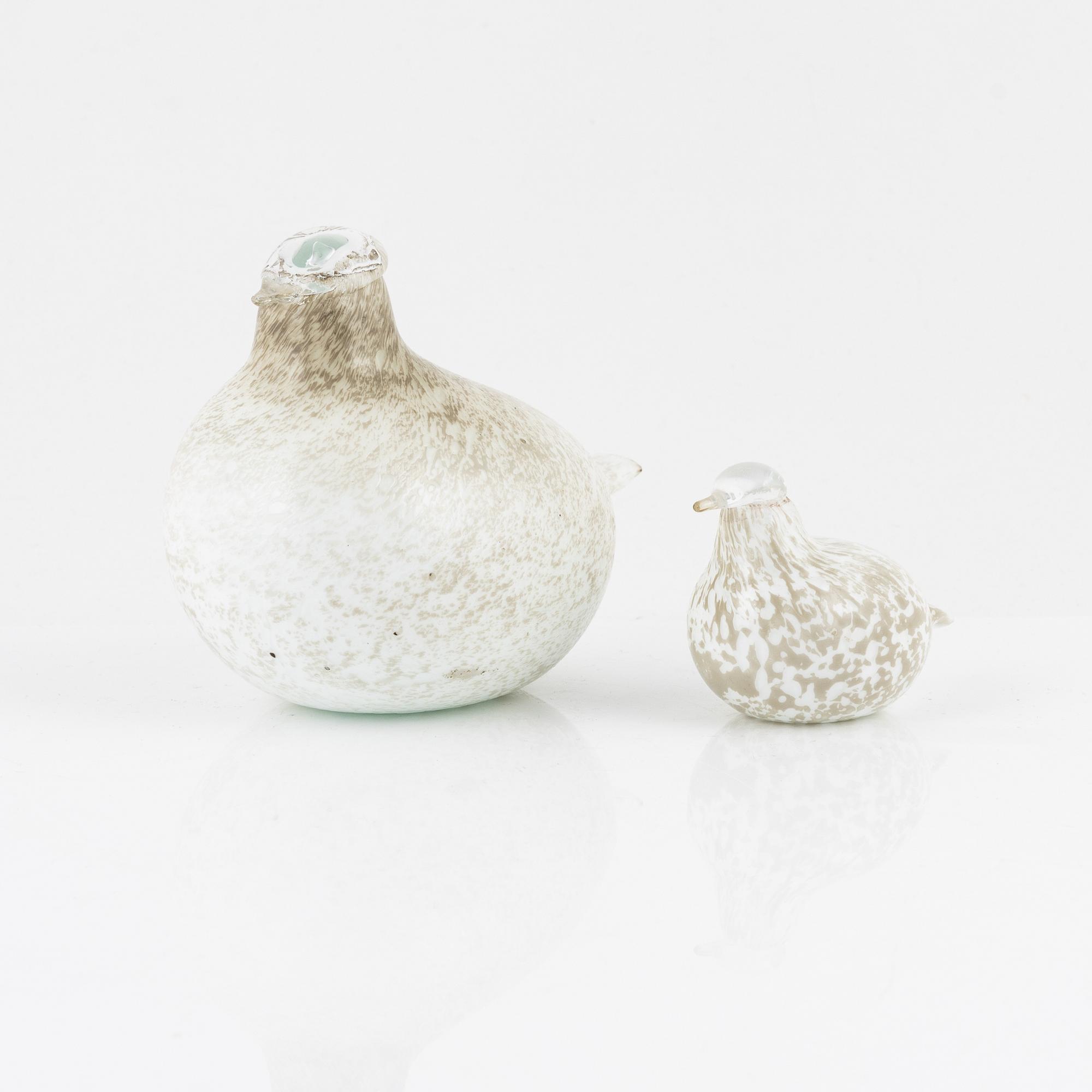 Oiva Toikka, two glass bird sculptures, Nuutajärvi, Notsjö, Finland, signed.