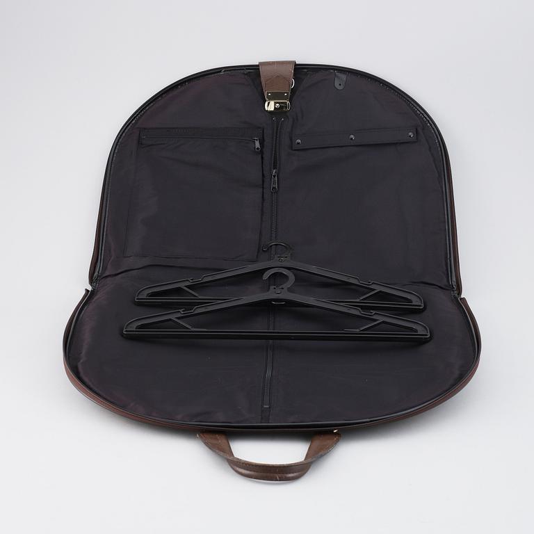 BURBERRY, resegarderob.