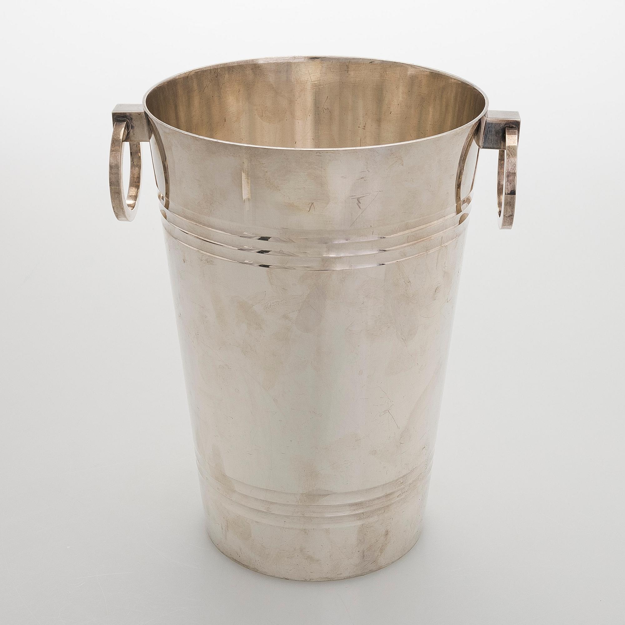 A champagne cooler, St Médard, France, first half of the 20th century.