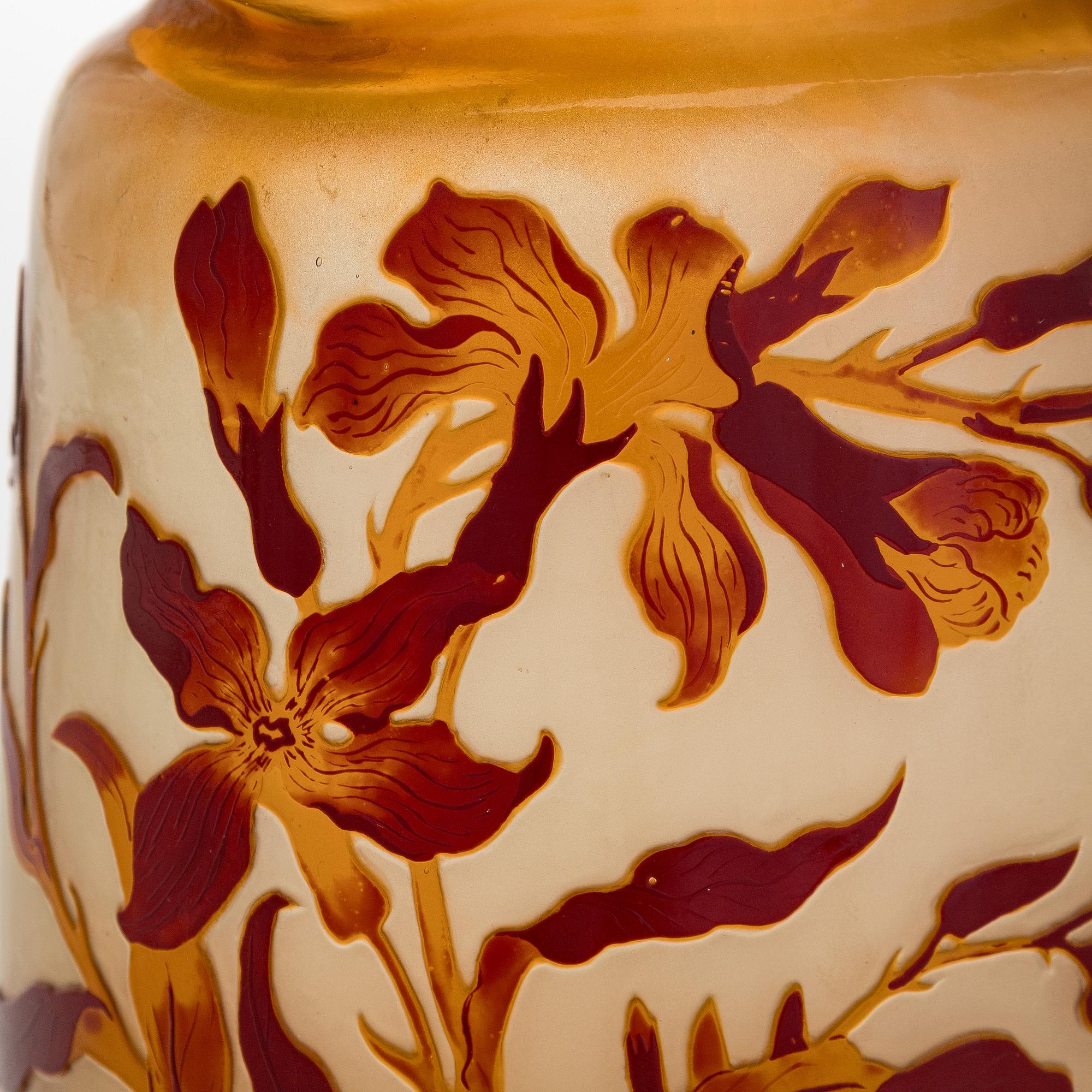 Emile Gallé, vas, överfågnsglas, signerad  E. Gallé, Frankrike, 1800-talets slut.