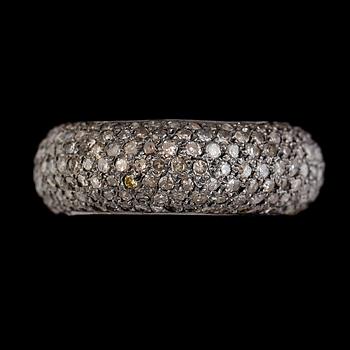 RING, silver, diamanter tot ca 2.80 ct. Vikt ca 6 g.