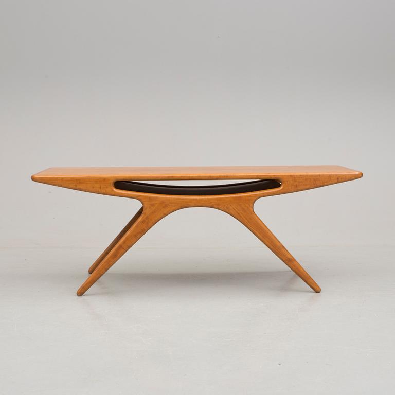 SOFFBORD, Johannes Andersen, för CFC Silkeborg, Danmark. 1950-tal.