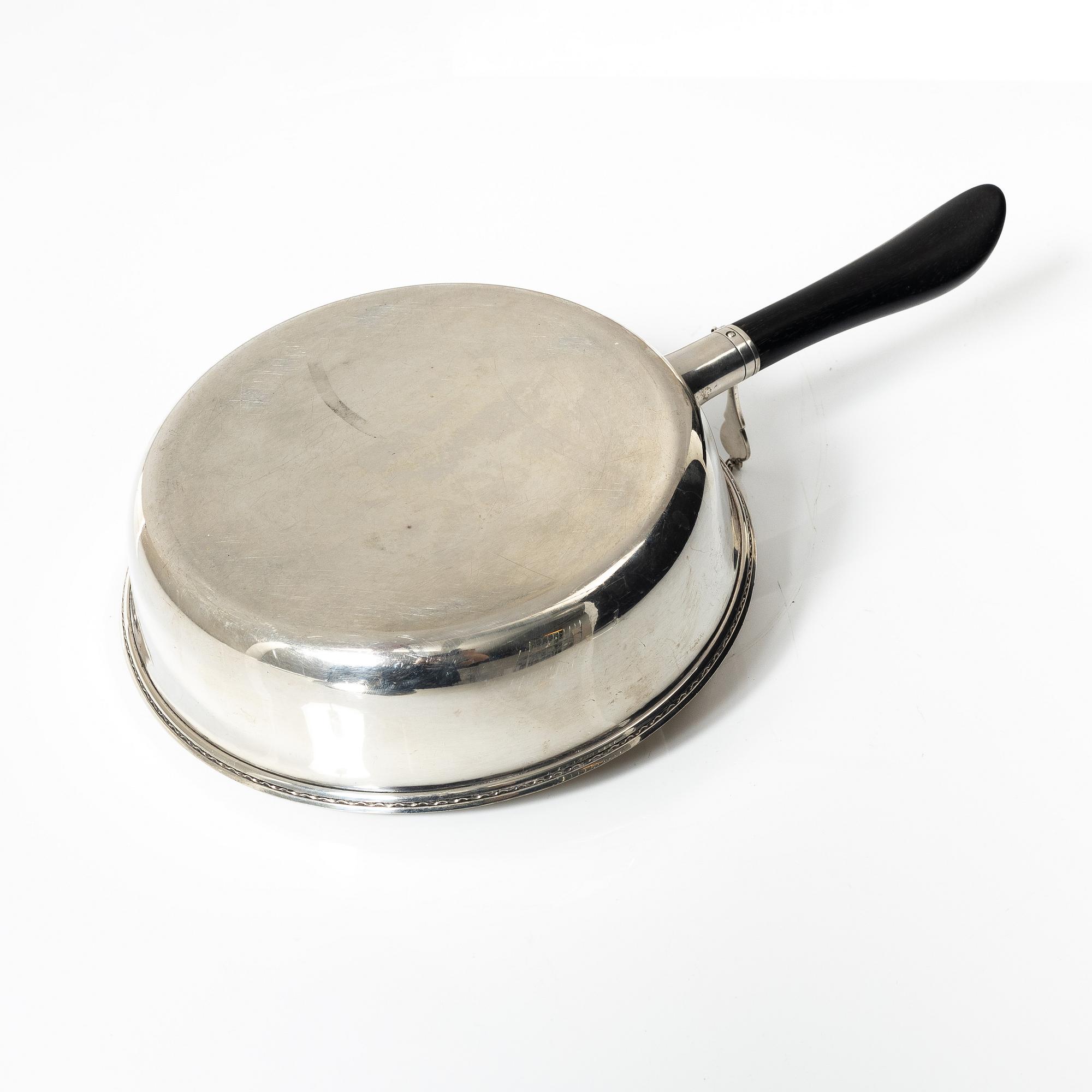 A Swedish silver dish and cover, marks of CF Carlman, Stockholm 1949.