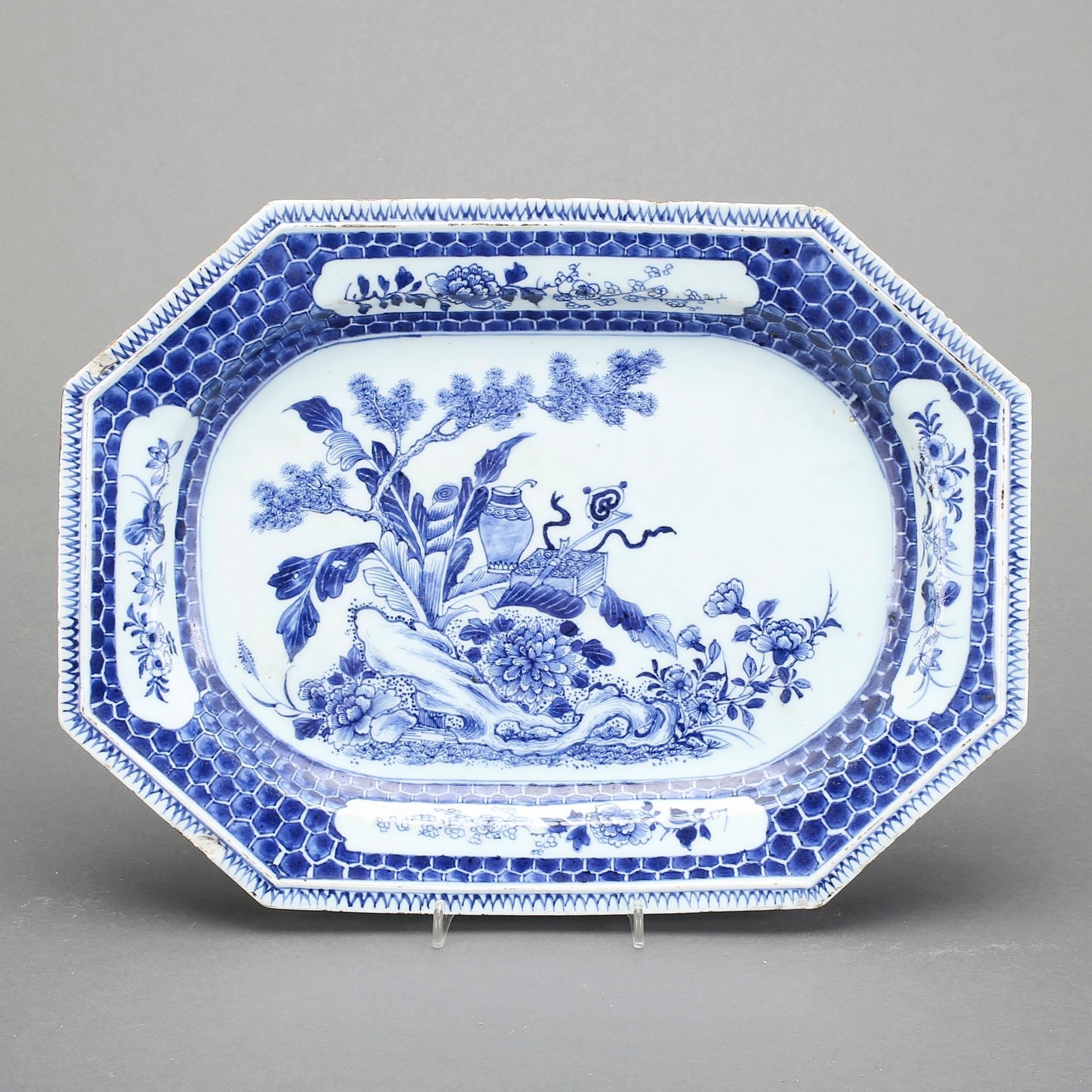 STEKFAT, porslin, Kina, Qianlong (1736-1795).