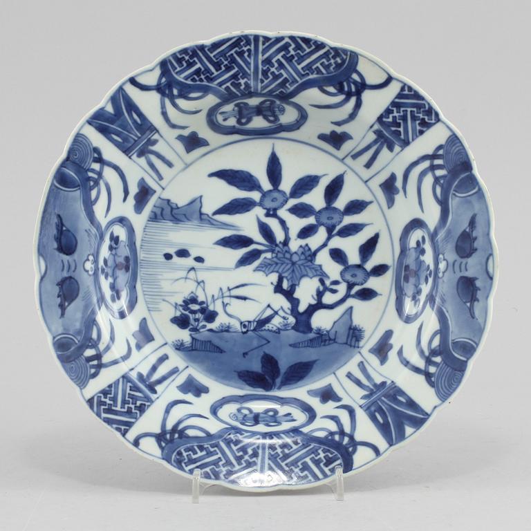 SKÅLFAT, porslin, Kina, Ming dynastin, Wanli (1573-1620).