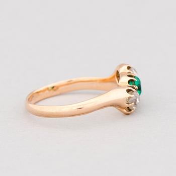 RING, smaragd, gammalslipade diamanter, 14K guld.